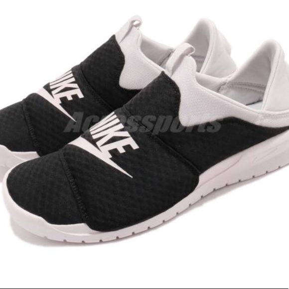 nike benassi slp black sneakers